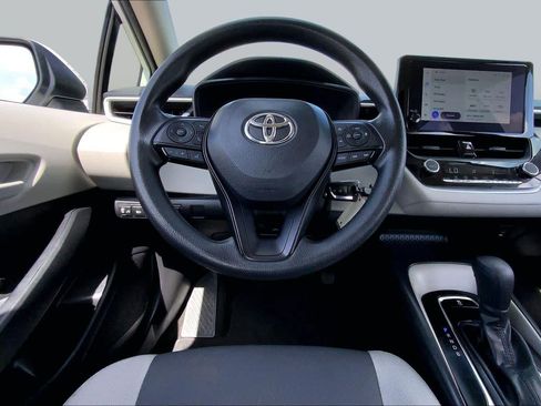 Used 2023 Toyota Corolla LE FWD image 6