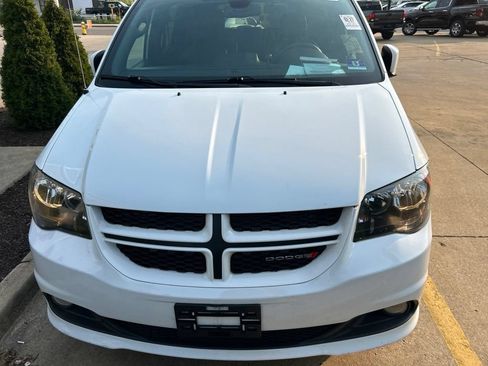 Used 2019 Dodge Grand Caravan GT FWD image 2