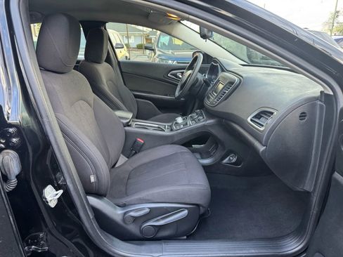 Used 2015 Chrysler 200 Limited image 23
