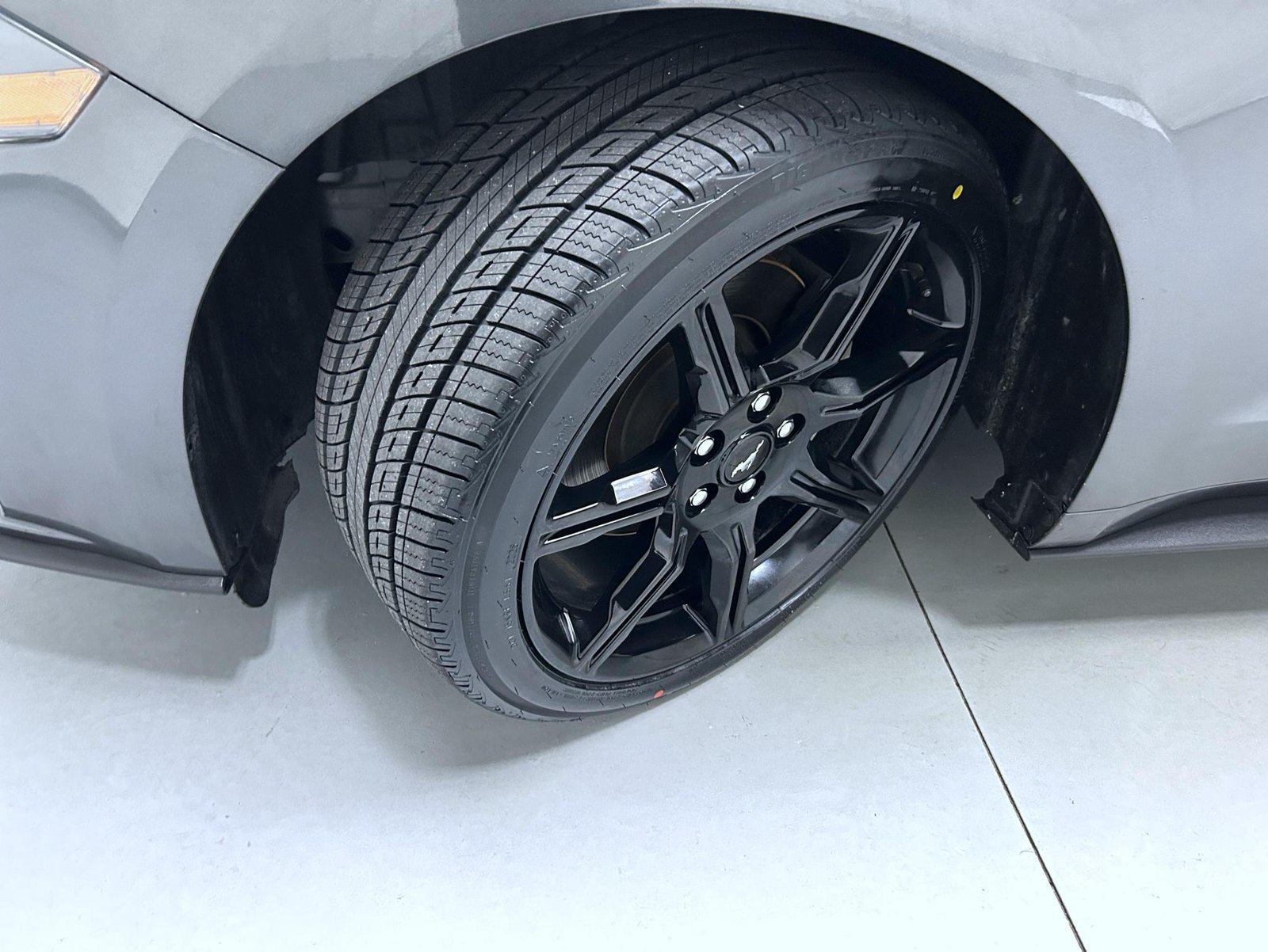 Used 2019 Ford Mustang Coupe w/ Black Accent Package RWD image 21