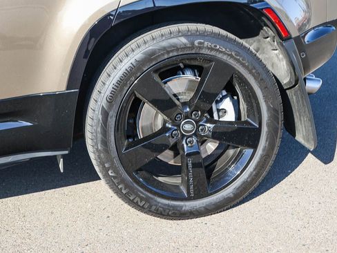 Certified 2025 Land Rover Defender 110 X-Dynamic SE AWD/4WD image 9