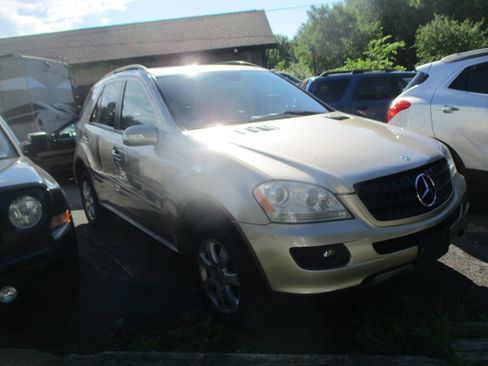Used 2006 Mercedes-Benz ML 350 4MATIC image 2