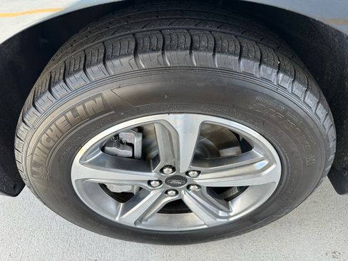 Certified 2024 Ford Edge SEL w/ Convenience Package AWD/4WD image 5