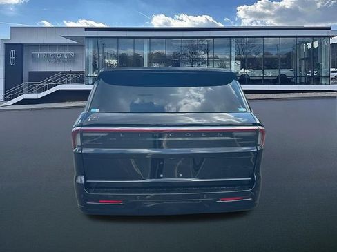 New 2026 Lincoln Navigator Reserve AWD/4WD image 7