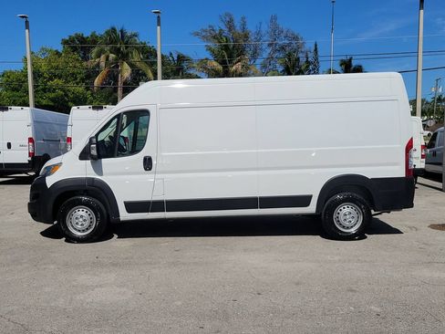 Used 2025 RAM ProMaster 2500 w/ Convenience Group FWD image 9
