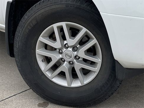 Used 2019 Nissan Frontier SV image 9