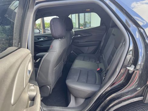 Used 2022 Chevrolet TrailBlazer RS w/ Sun and Liftgate Package FWD image 12