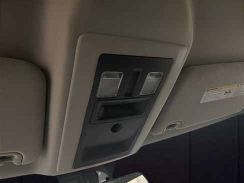 Used 2021 RAM 1500 Classic SLT image 33