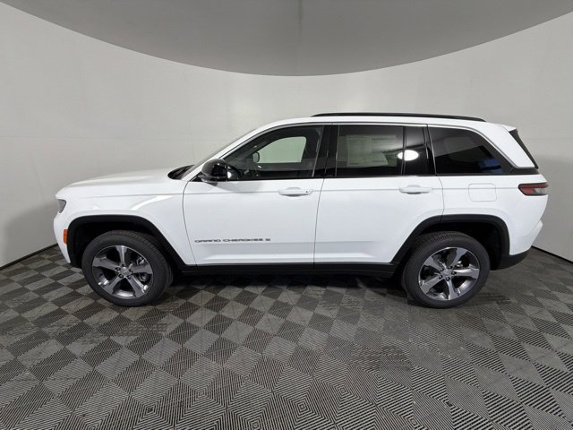 New 2026 Jeep Grand Cherokee Limited w/ Trailer Tow Package AWD/4WD image 6