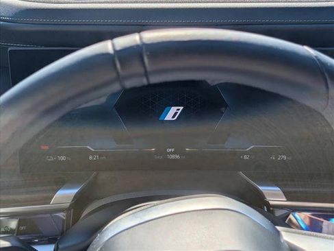 Used 2025 BMW i7 xDrive60 AWD/4WD image 10