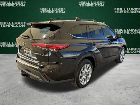 Used 2021 Toyota Highlander Limited image 5