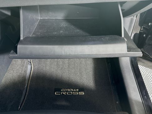 Used 2023 Toyota Corolla Cross AWD Hybrid w/ Convenience Package image 32