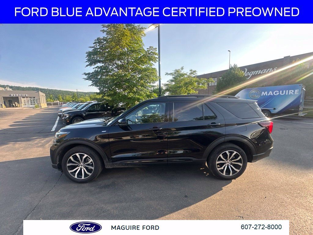 Certified 2025 Ford Explorer ST-Line AWD/4WD image 8