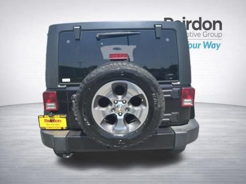 Used 2018 Jeep Wrangler Unlimited Sahara AWD/4WD image 6