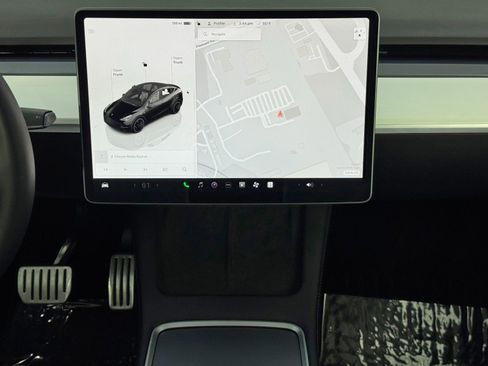Used 2022 Tesla Model Y Performance image 21