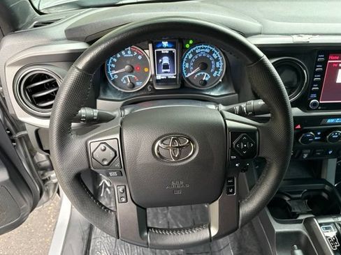 Used 2021 Toyota Tacoma TRD Off-Road w/ Technology Package AWD/4WD image 22