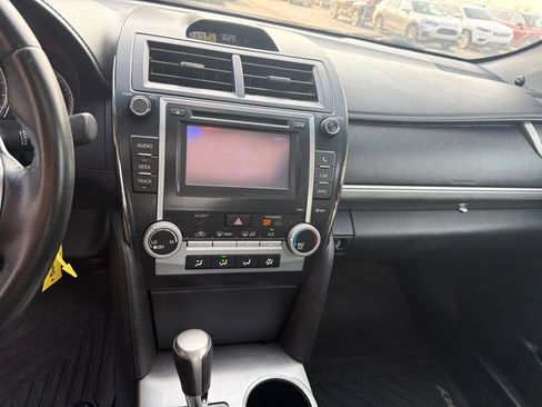 Used 2012 Toyota Camry SE FWD image 12