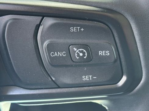 Used 2022 Jeep Wrangler Sport AWD/4WD image 17
