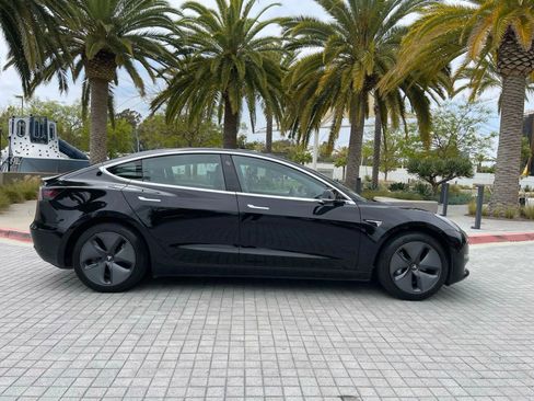 Used 2018 Tesla Model 3 Mid Range image 5
