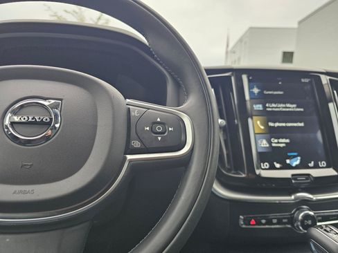 Used 2019 Volvo XC60 T6 Momentum w/ Premium Package AWD/4WD image 33