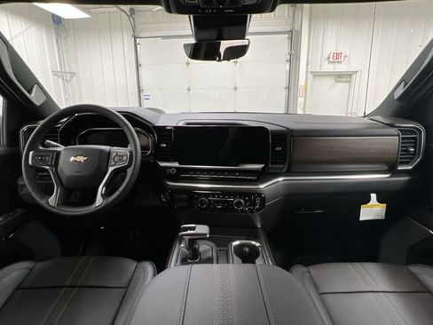 Used 2023 Chevrolet Silverado 1500 High Country w/ Technology Package AWD/4WD image 10
