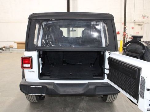 Used 2022 Jeep Wrangler Unlimited Sport AWD/4WD image 13
