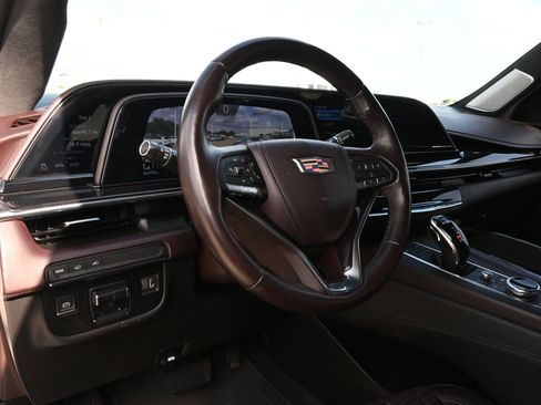 Used 2022 Cadillac Escalade ESV Sport Platinum w/ LPO, ONYX Package RWD image 17