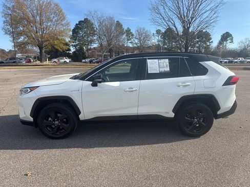 Used 2020 Toyota RAV4 XSE image 2