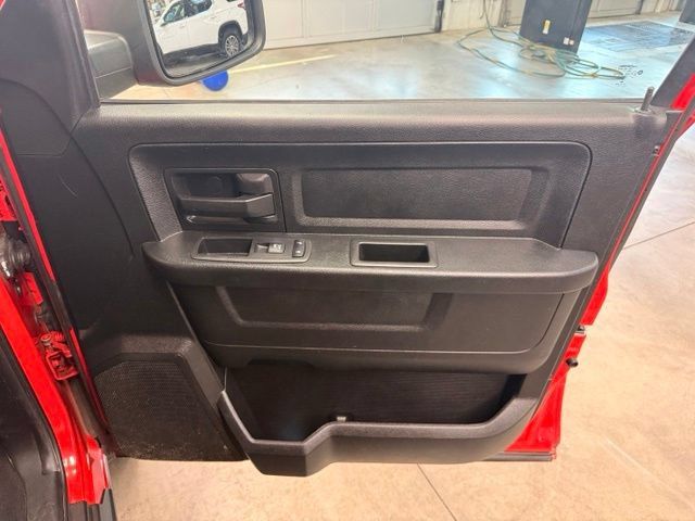 Used 2017 RAM 1500 Express AWD/4WD image 25
