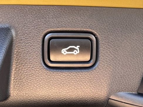 Used 2024 Kia Seltos SX image 9