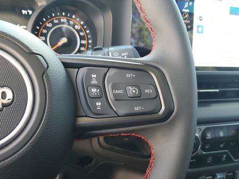 Used 2024 Jeep Wrangler Unlimited Rubicon AWD/4WD image 25