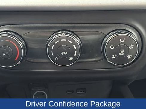 Certified 2024 Chevrolet Trax LS w/ Driver Confidence Package image 15