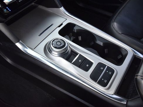 Certified 2022 Ford Explorer Limited w/ Limited Technology Package image 32