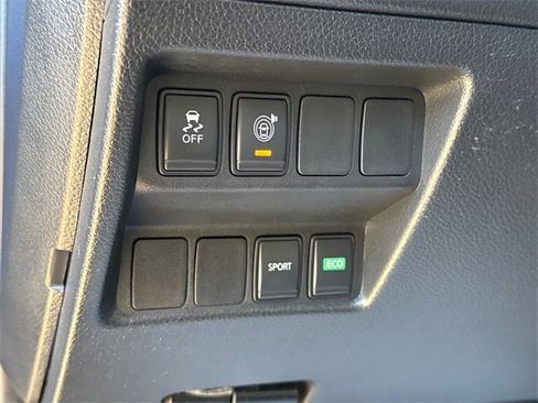 Used 2017 Nissan Rogue SV image 22