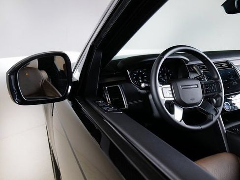 Certified 2025 Land Rover Discovery Dynamic SE AWD/4WD image 24