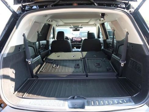 New 2026 Nissan Pathfinder Platinum w/ Accent Package AWD/4WD image 9