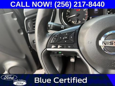 Used 2020 Nissan Rogue S FWD image 11