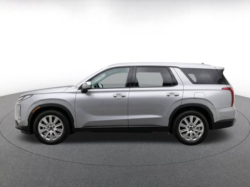 Used 2025 Hyundai Palisade SEL FWD image 4