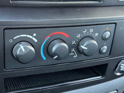 Used 2008 Dodge Ram 1500 Truck ST image 16