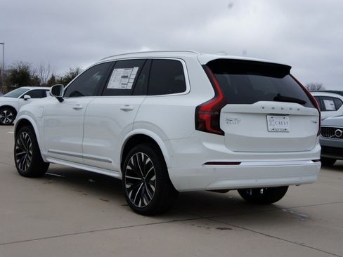 New 2025 Volvo XC90 T8 Plus w/ Protection Package Premier image 5