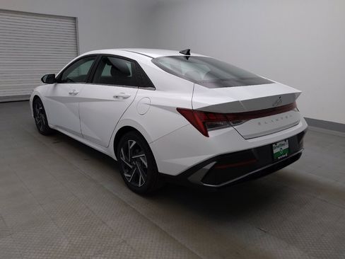 Used 2025 Hyundai Elantra SEL FWD image 5