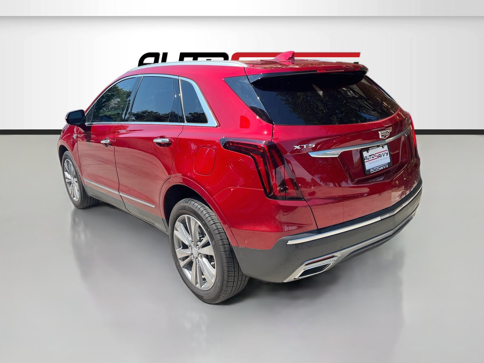 Used 2025 Cadillac XT5 Premium Luxury w/ Technology Package FWD image 5