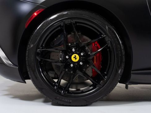 Used 2025 Ferrari Roma Spider image 21