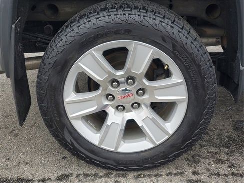 Used 2019 GMC Sierra 1500 SLE w/ SLE Value Package image 5