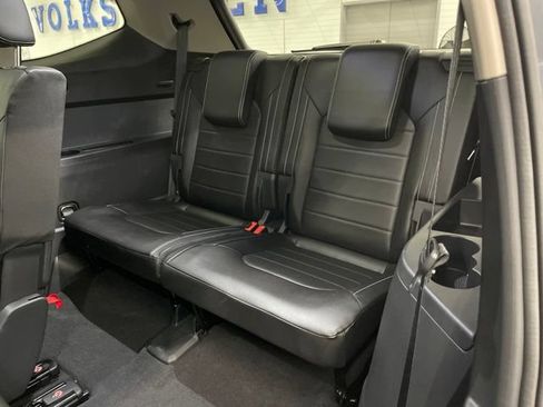 Used 2024 Volkswagen Atlas SEL AWD/4WD image 9