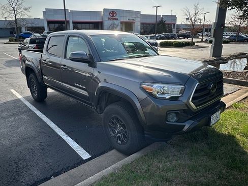 Used 2018 Toyota Tacoma SR5 image 1