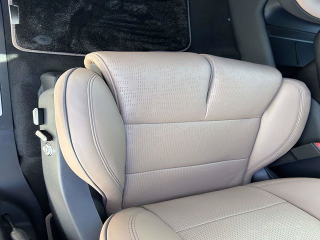 New 2027 Lincoln Navigator Black Label AWD/4WD image 9