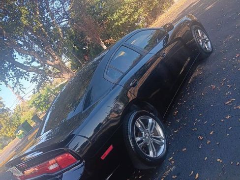 Used 2013 Dodge Charger R/T image 2