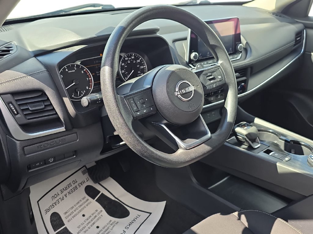 Used 2024 Nissan Rogue S AWD/4WD image 14