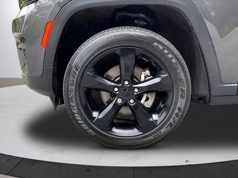 Certified 2023 Jeep Grand Cherokee Altitude AWD/4WD image 33